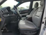 ✅ 2015 Kia Sorento SX • VIN: 5XYKW4A79FG603395 • Lot: 68133525. Wystawiony na Copart z przebiegiem 106 619 mil. Bezpłatny archiwum sprzedaży aukcyjnych z USA i szczegółowy raport historii pojazdu na DreamBid. Zdjęcie 7.