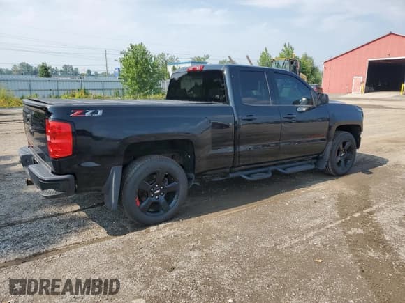 ✅ 2018 Chevrolet Silverado 1500 LT • VIN: 1GCVKREC4JZ127404 • Lot: 64158345. Wystawiony na Copart z przebiegiem 200 485 mil. Bezpłatny archiwum sprzedaży aukcyjnych z USA i szczegółowy raport historii pojazdu na DreamBid. Zdjęcie 3.
