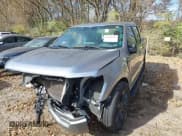 ✅ 2023 Ford F-150 XL • VIN: 1FTEW1C51PFC56981 • Lot: 43695709. Wystawiony na IAAI z przebiegiem 56 882 mil. Bezpłatny archiwum sprzedaży aukcyjnych z USA i szczegółowy raport historii pojazdu na DreamBid. Zdjęcie 2.