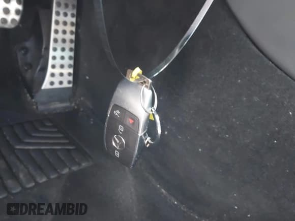 ✅ 2020 Mercedes-Benz C 300 • VIN: 55SWF8DB0LU326579 • Lot: 42261210. Listed on IAAI with 85,930 mi. Free auction sales archive from the USA and detailed vehicle history report at DreamBid. Image 11.