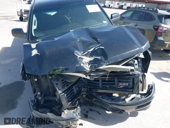 ✅ 2014 Chevrolet Silverado 1500 LT • VIN: 3GCUKREH8EG210945 • Lot: 41718435. Wystawiony na IAAI z przebiegiem 106 320 mil. Bezpłatny archiwum sprzedaży aukcyjnych z USA i szczegółowy raport historii pojazdu na DreamBid. Zdjęcie 6.