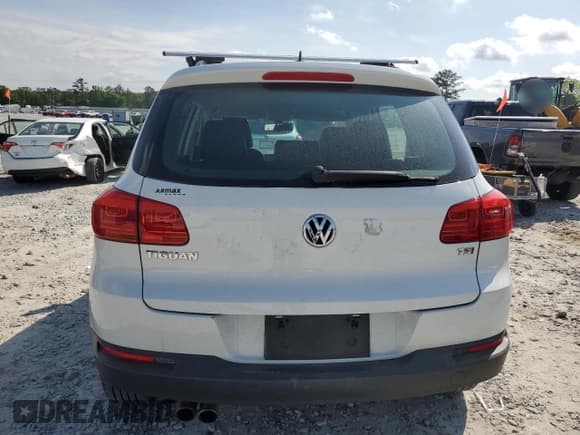 ✅ 2016 Volkswagen Tiguan SEL • VIN: WVGAV7AX1GW518423 • Lot: 55481845. Wystawiony na Copart z przebiegiem 97 903 mil. Bezpłatny archiwum sprzedaży aukcyjnych z USA i szczegółowy raport historii pojazdu na DreamBid. Zdjęcie 6.