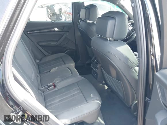 ✅ 2024 Audi SQ5 Premium Plus • VIN: WA1B4AFY8R2023134 • Lot: 43447041. Wystawiony na IAAI z przebiegiem 16 154 mil. Bezpłatny archiwum sprzedaży aukcyjnych z USA i szczegółowy raport historii pojazdu na DreamBid. Zdjęcie 8.