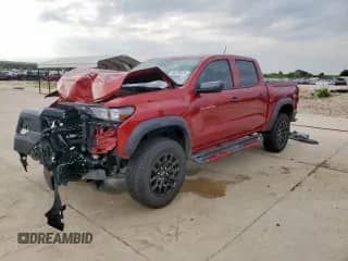 2025 Chevrolet Colorado 4WD Trail Boss z VIN 1GCPTEEK4S1120233, wystawiony jako Copart lot #68203035 z przebiegiem 9 305 mil mil oraz Szkoda całkowita • Salvage title. Historia ofert i sprzedaży dostępna na DreamBid. Obrazek 1.