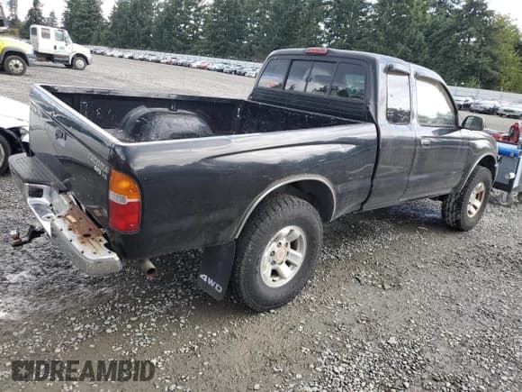 ✅ 1999 Toyota Tacoma • VIN: 4TAWN72N2XZ458895 • Lot: 84893545. Wystawiony na Copart z przebiegiem 181 550 mil. Bezpłatny archiwum sprzedaży aukcyjnych z USA i szczegółowy raport historii pojazdu na DreamBid. Zdjęcie 3.