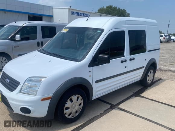 ✅ 2010 Ford Transit Connect XLT • VIN: NM0KS9BNXAT003906 • Lot: 68197795. Wystawiony na Copart z przebiegiem 134 046 mil. Bezpłatny archiwum sprzedaży aukcyjnych z USA i szczegółowy raport historii pojazdu na DreamBid. Zdjęcie 2.