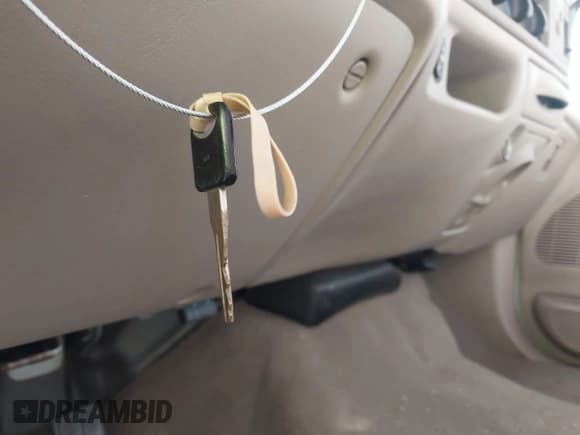 ✅ 2004 Ford F-250 XL • VIN: 1FTNX20L84EB98035 • Лот: 42147102. Опубликован ранее на IAAI с пробегом 184 136 миль. Бесплатный доступ к архиву аукционных продаж из США и подробный отчёт об истории автомобиля на DreamBid. Изображение 11.