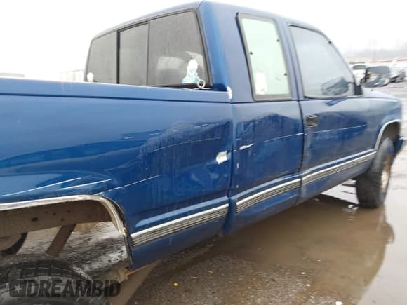 ✅ 1993 Chevrolet Silverado 1500 • VIN: 2GCEK19KXP1186381 • Lot: 43589229. Wystawiony na IAAI z przebiegiem 261 205 mil. Bezpłatny archiwum sprzedaży aukcyjnych z USA i szczegółowy raport historii pojazdu na DreamBid. Zdjęcie 18.