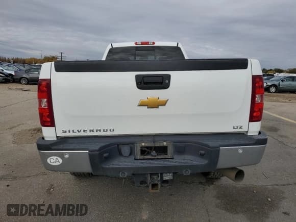 ✅ 2013 Chevrolet Silverado 2500HD LTZ • VIN: 1GC1KYE88DF190418 • Lot: 78611924. Wystawiony na Copart z przebiegiem 115 805 mil. Bezpłatny archiwum sprzedaży aukcyjnych z USA i szczegółowy raport historii pojazdu na DreamBid. Zdjęcie 6.