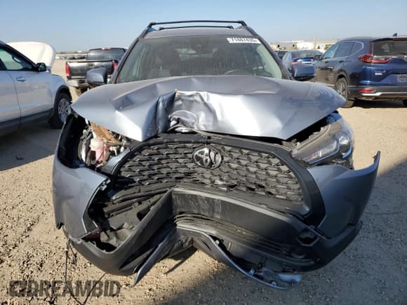 ✅ 2022 Toyota Corolla Cross LE • VIN: 7MUBAABG4NV025628 • Лот: 71487435. Опубликован ранее на Copart с пробегом 42 944 миль. Бесплатный доступ к архиву аукционных продаж из США и подробный отчёт об истории автомобиля на DreamBid. Изображение 5.