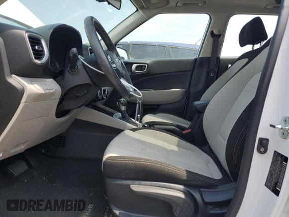 ✅ 2022 Hyundai Venue Limited • VIN: KMHRC8A32NU181023 • Lot: 59578675. Listed on Copart with 26,450 mi. Free auction sales archive from the USA and detailed vehicle history report at DreamBid. Image 7.