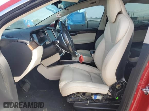 ✅ 2017 Tesla Model X 90D • VIN: 5YJXCDE21HF068943 • Lot: 85755345. Listed on Copart with 93,363 mi. Free auction sales archive from the USA and detailed vehicle history report at DreamBid. Image 7.