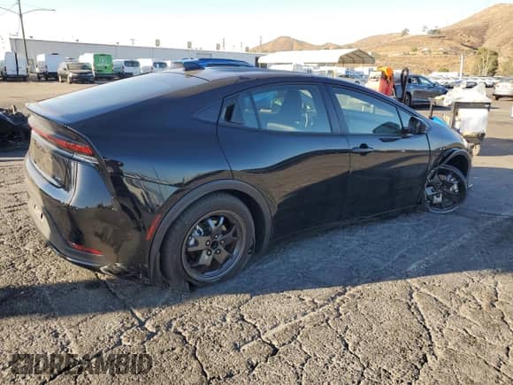 2025 Toyota Prius LE с VIN JTDACAAU8S3059589, выставлен на аукционе Copart как лот 72100945 с пробегом 14 715 миль миль и Списание • Salvage title. История ставок и продаж доступна на DreamBid. Изображение 3.