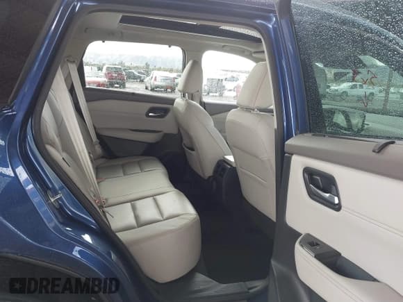 ✅ 2022 Nissan Rogue SL • VIN: 5N1BT3CA6NC701262 • Lot: 41698374. Wystawiony na IAAI z przebiegiem 37 075 mil. Bezpłatny archiwum sprzedaży aukcyjnych z USA i szczegółowy raport historii pojazdu na DreamBid. Zdjęcie 8.