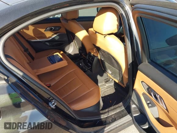 ✅ 2020 BMW 3 Series 330i xDrive • VIN: 3MW5R7J0XL8B45718 • Lot: 43351670. Wystawiony na IAAI z przebiegiem 89 335 mil. Bezpłatny archiwum sprzedaży aukcyjnych z USA i szczegółowy raport historii pojazdu na DreamBid. Zdjęcie 8.