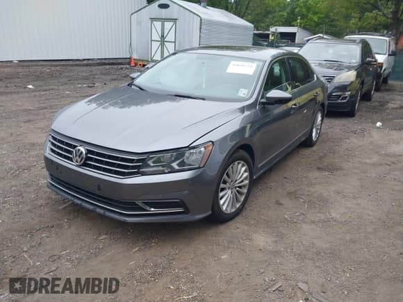 ✅ 2016 Volkswagen Passat SE • VIN: 1VWBS7A32GC012807 • Лот: 43038328. Опубликован ранее на IAAI с пробегом 114 124 миль. Бесплатный доступ к архиву аукционных продаж из США и подробный отчёт об истории автомобиля на DreamBid. Изображение 2.