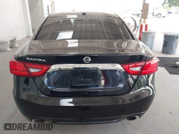 ✅ 2017 Nissan Maxima S • VIN: 1N4AA6AP9HC408304 • Lot: 42641411. Listed on IAAI with 159,505 mi. Free auction sales archive from the USA and detailed vehicle history report at DreamBid. Image 16.