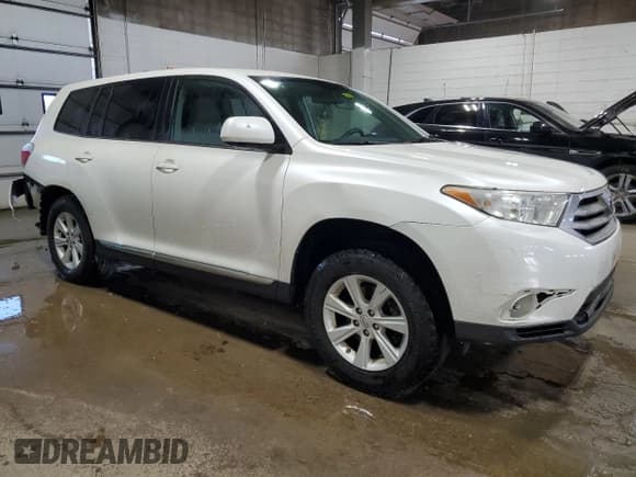✅ 2013 Toyota Highlander Plus • VIN: 5TDZK3EH1DS141146 • Лот: 85134695. Опубликован ранее на Copart с пробегом 283 370 миль. Бесплатный доступ к архиву аукционных продаж из США и подробный отчёт об истории автомобиля на DreamBid. Изображение 4.