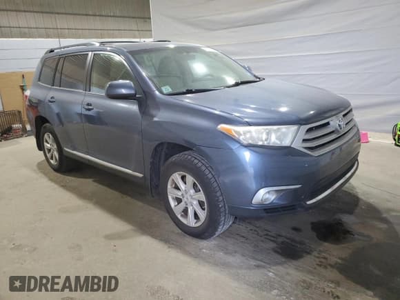 ✅ 2011 Toyota Highlander • VIN: 5TDBK3EH5BS079460 • Лот: 81057285. Опубликован ранее на Copart с пробегом 140 708 миль. Бесплатный доступ к архиву аукционных продаж из США и подробный отчёт об истории автомобиля на DreamBid. Изображение 4.