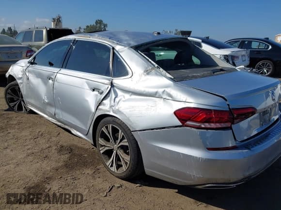 ✅ 2021 Volkswagen Passat SE • VIN: 1VWSA7A36MC010167 • Lot: 43496917. Listed on IAAI with 74,403 mi. Free auction sales archive from the USA and detailed vehicle history report at DreamBid. Image 3.