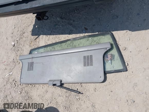 ✅ 1993 Jeep Cherokee • VIN: 1J4FT28S5PL640159 • Lot: 43117982. Listed on IAAI with 265,513 mi. Free auction sales archive from the USA and detailed vehicle history report at DreamBid. Image 12.