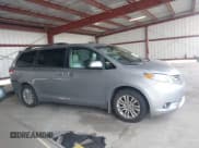 ✅ 2012 Toyota Sienna XLE • VIN: 5TDYK3DC3CS210368 • Lot: 43834362. Wystawiony na IAAI z przebiegiem 185 989 mil. Bezpłatny archiwum sprzedaży aukcyjnych z USA i szczegółowy raport historii pojazdu na DreamBid. Zdjęcie 13.