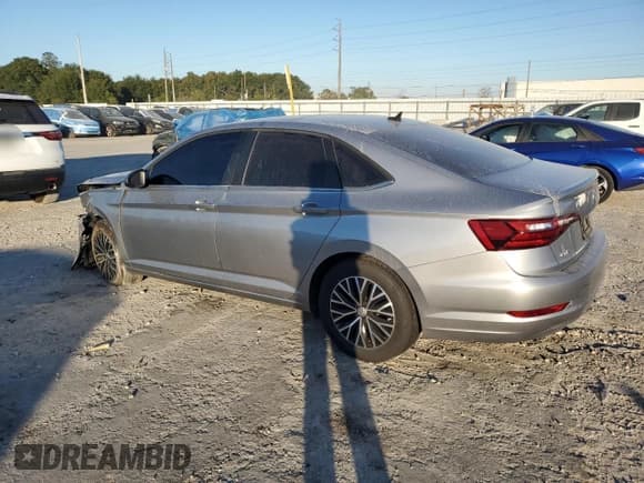 ✅ 2021 Volkswagen Jetta S • VIN: 3VWC57BU4MM100139 • Лот: 92348545. Опубликован ранее на Copart с пробегом 66 088 миль. Бесплатный доступ к архиву аукционных продаж из США и подробный отчёт об истории автомобиля на DreamBid. Изображение 2.