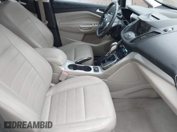 ✅ 2013 Ford C-Max SEL • VIN: 1FADP5CUXDL514988 • Lot: 41544219. Wystawiony na IAAI z przebiegiem 259 557 mil. Bezpłatny archiwum sprzedaży aukcyjnych z USA i szczegółowy raport historii pojazdu na DreamBid. Zdjęcie 5.