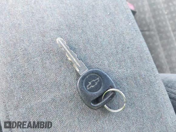 ✅ 2001 Chevrolet S-10 LS • VIN: 1GCCS19W018121862 • Лот: 41932847. Опубликован ранее на IAAI с пробегом 83 728 миль. Бесплатный доступ к архиву аукционных продаж из США и подробный отчёт об истории автомобиля на DreamBid. Изображение 11.