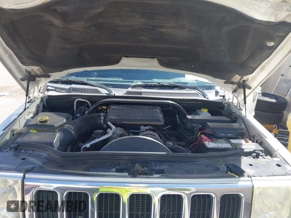 ✅ 2007 Jeep Commander Sport • VIN: 1J8HG48P97C601058 • Lot: 42489447. Listed on IAAI with 200,103 mi. Free auction sales archive from the USA and detailed vehicle history report at DreamBid. Image 10.