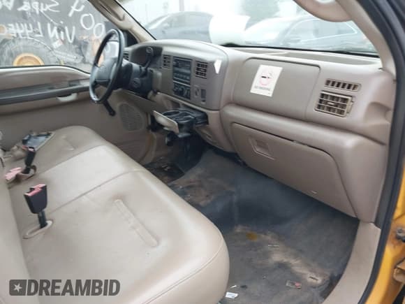 ✅ 2004 Ford F-250 XL • VIN: 1FTNF20L44EC05520 • Lot: 42353084. Wystawiony na IAAI z przebiegiem 372 937 mil. Bezpłatny archiwum sprzedaży aukcyjnych z USA i szczegółowy raport historii pojazdu na DreamBid. Zdjęcie 5.