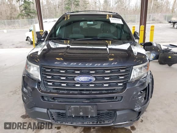 ✅ 2017 Ford Explorer XLT • VIN: 1FM5K8D85HGD91711 • Lot: 41848391. Wystawiony na IAAI z przebiegiem 106 577 mil. Bezpłatny archiwum sprzedaży aukcyjnych z USA i szczegółowy raport historii pojazdu na DreamBid. Zdjęcie 12.