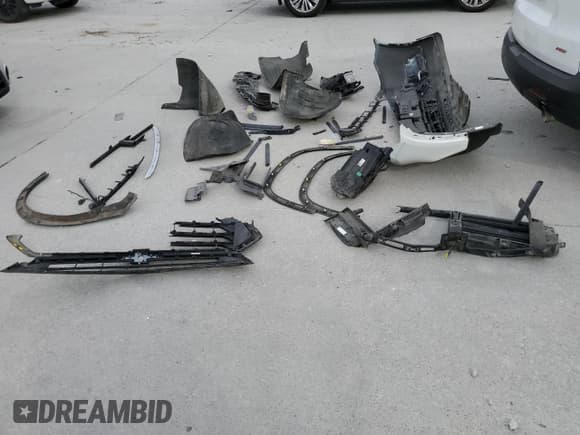 ✅ 2018 Chevrolet Traverse RS • VIN: 1GNERJKX7JJ161640 • Lot: 86476855. Wystawiony na Copart z przebiegiem 74 017 mil. Bezpłatny archiwum sprzedaży aukcyjnych z USA i szczegółowy raport historii pojazdu na DreamBid. Zdjęcie 13.