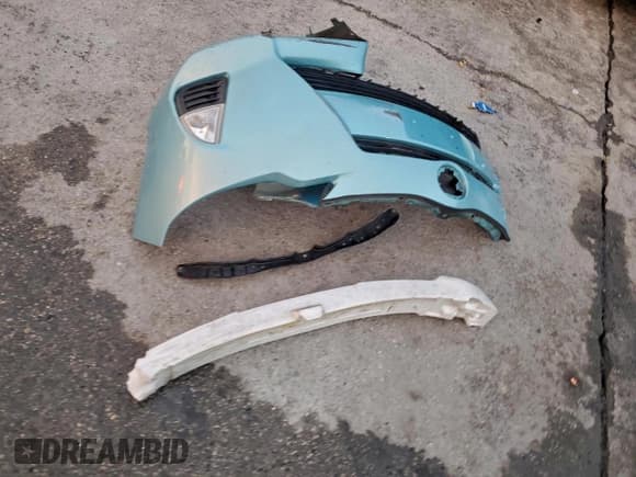 ✅ 2012 Toyota Prius Three • VIN: JTDKDTB38C1011963 • Лот: 92752435. Опубликован ранее на Copart с пробегом 154 386 миль. Бесплатный доступ к архиву аукционных продаж из США и подробный отчёт об истории автомобиля на DreamBid. Изображение 12.