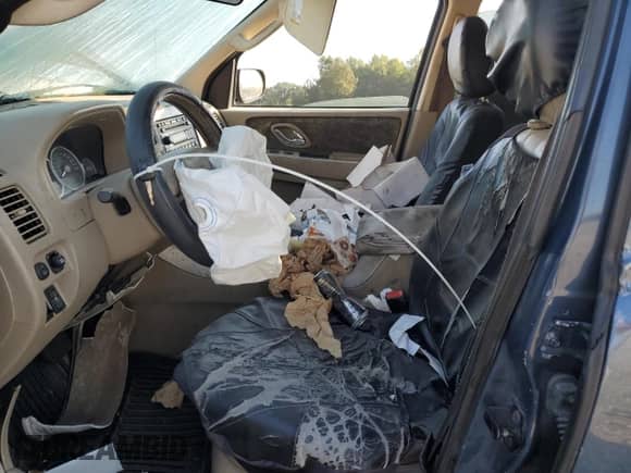 2006 Mercury Mariner Luxury с VIN 4M2YU56176DJ00225, выставлен на аукционе Copart как лот 71643355 с пробегом Не указан миль и Списание • Salvage title. История ставок и продаж доступна на DreamBid. Изображение 7.