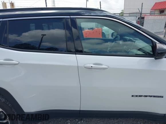 ✅ 2023 Jeep Compass (RED) Edition • VIN: 3C4NJDCN3PT565647 • Lot: 42461874. Wystawiony na IAAI z przebiegiem 42 830 mil. Bezpłatny archiwum sprzedaży aukcyjnych z USA i szczegółowy raport historii pojazdu na DreamBid. Zdjęcie 13.