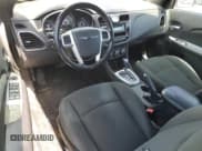 ✅ 2012 Chrysler 200 Touring • VIN: 1C3BCBEB3CN191611 • Lot: 54454525. Wystawiony na Copart z przebiegiem 199 276 mil. Bezpłatny archiwum sprzedaży aukcyjnych z USA i szczegółowy raport historii pojazdu na DreamBid. Zdjęcie 8.