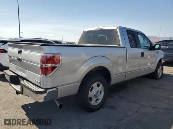 ✅ 2014 Ford F-150 XL • VIN: 1FTFX1CF7EKE24900 • Lot: 80566195. Listed on Copart with 235,082 mi. Free auction sales archive from the USA and detailed vehicle history report at DreamBid. Image 3.