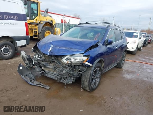 ✅ 2017 Nissan Rogue SV • VIN: 5N1AT2MV7HC810647 • Lot: 43691031. Listed on IAAI with 164,853 mi. Free auction sales archive from the USA and detailed vehicle history report at DreamBid. Image 16.
