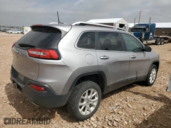 ✅ 2018 Jeep Cherokee Latitude Plus • VIN: 1C4PJMLX6JD547828 • Lot: 71494095. Wystawiony na Copart z przebiegiem 107 187 mil. Bezpłatny archiwum sprzedaży aukcyjnych z USA i szczegółowy raport historii pojazdu na DreamBid. Zdjęcie 3.