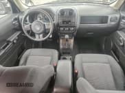 ✅ 2011 Jeep Patriot Sport • VIN: 1J4NT1GB8BD103294 • Lot: 93441475. Wystawiony na Copart z przebiegiem 118 114 mil. Bezpłatny archiwum sprzedaży aukcyjnych z USA i szczegółowy raport historii pojazdu na DreamBid. Zdjęcie 8.