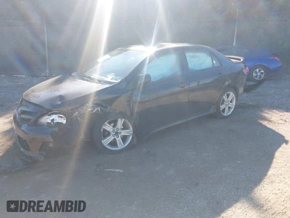 ✅ 2013 Toyota Corolla LE • VIN: 2T1BU4EEXDC050165 • Lot: 43494182. Listed on IAAI with 193,619 mi. Free auction sales archive from the USA and detailed vehicle history report at DreamBid. Image 2.