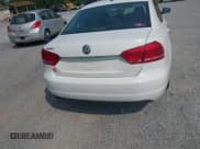 ✅ 2013 Volkswagen Passat S • VIN: 1VWAP7A34DC136456 • Lot: 42464973. Wystawiony na IAAI z przebiegiem 270 448 mil. Bezpłatny archiwum sprzedaży aukcyjnych z USA i szczegółowy raport historii pojazdu na DreamBid. Zdjęcie 17.