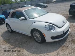 ✅ 2013 Volkswagen Beetle 2.5L • VIN: 3VW5X7AT5DM817483 • Lot: 42493192. Wystawiony na IAAI z przebiegiem 74 180 mil. Bezpłatny archiwum sprzedaży aukcyjnych z USA i szczegółowy raport historii pojazdu na DreamBid. Zdjęcie 1.