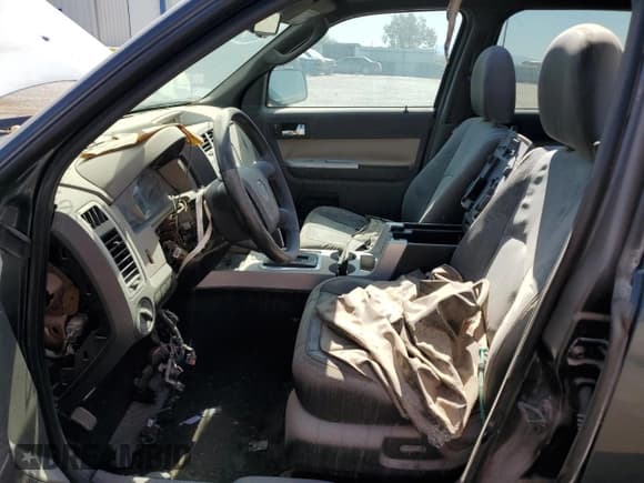 ✅ 2009 Mercury Mariner Premier • VIN: 4M2CU97G69KJ22351 • Lot: 62861255. Wystawiony na Copart z przebiegiem Nie podano. Bezpłatny archiwum sprzedaży aukcyjnych z USA i szczegółowy raport historii pojazdu na DreamBid. Zdjęcie 7.