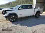 2020 Ram 1500 Rebel z VIN 1C6SRFLT4LN211966, wystawiony jako Copart lot #80487845 z przebiegiem 97 530 mil mil oraz Szkoda całkowita • Salvage title. Historia ofert i sprzedaży dostępna na DreamBid. Obrazek 1.