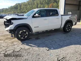 2020 Ram 1500 Rebel z VIN 1C6SRFLT4LN211966, wystawiony jako Copart lot #80487845 z przebiegiem 97 530 mil mil oraz Szkoda całkowita • Salvage title. Historia ofert i sprzedaży dostępna na DreamBid. Obrazek 1.