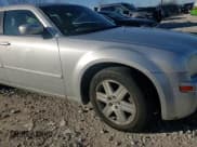 ✅ 2005 Chrysler 300 Touring AWD • VIN: 2C3JK53G45H695417 • Лот: 79775944. Опубликован ранее на Copart с пробегом Не указан. Бесплатный доступ к архиву аукционных продаж из США и подробный отчёт об истории автомобиля на DreamBid. Изображение 10.