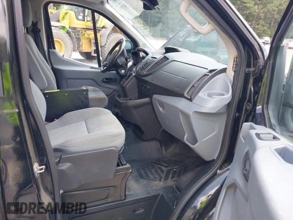 ✅ 2016 Ford Transit Cargo • VIN: 1FTYE1YM5GKA41806 • Lot: 42675031. Listed on IAAI with 84,719 mi. Free auction sales archive from the USA and detailed vehicle history report at DreamBid. Image 5.