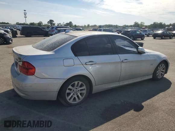 ✅ 2006 BMW 3 Series 325i • VIN: WBAVB13546KX44501 • Lot: 80609955. Listed on Copart with 136,688 mi. Free auction sales archive from the USA and detailed vehicle history report at DreamBid. Image 3.